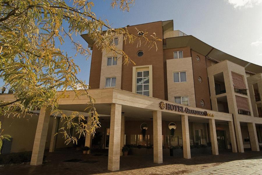 Hotel Granducato مونتيلوبو فيورنتينو المظهر الخارجي الصورة
