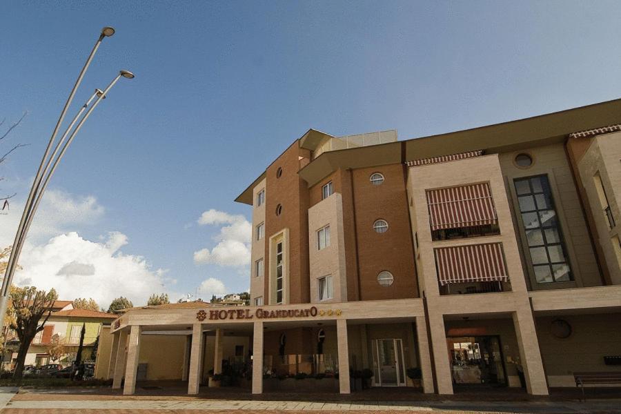 Hotel Granducato مونتيلوبو فيورنتينو المظهر الخارجي الصورة